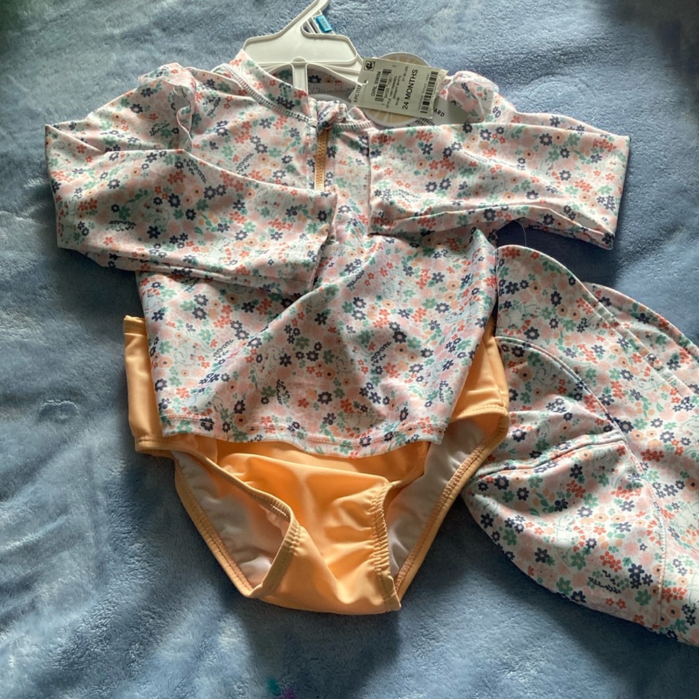 NWT toddler Floral and Dinosaur Long Sleeve 3 Piece Swimsuit Set